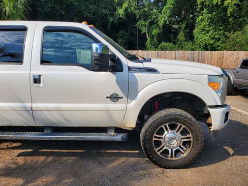 Used 2016 Ford F250 Platinum w/ FX4 Off-Road Package AWD/4WD image 12