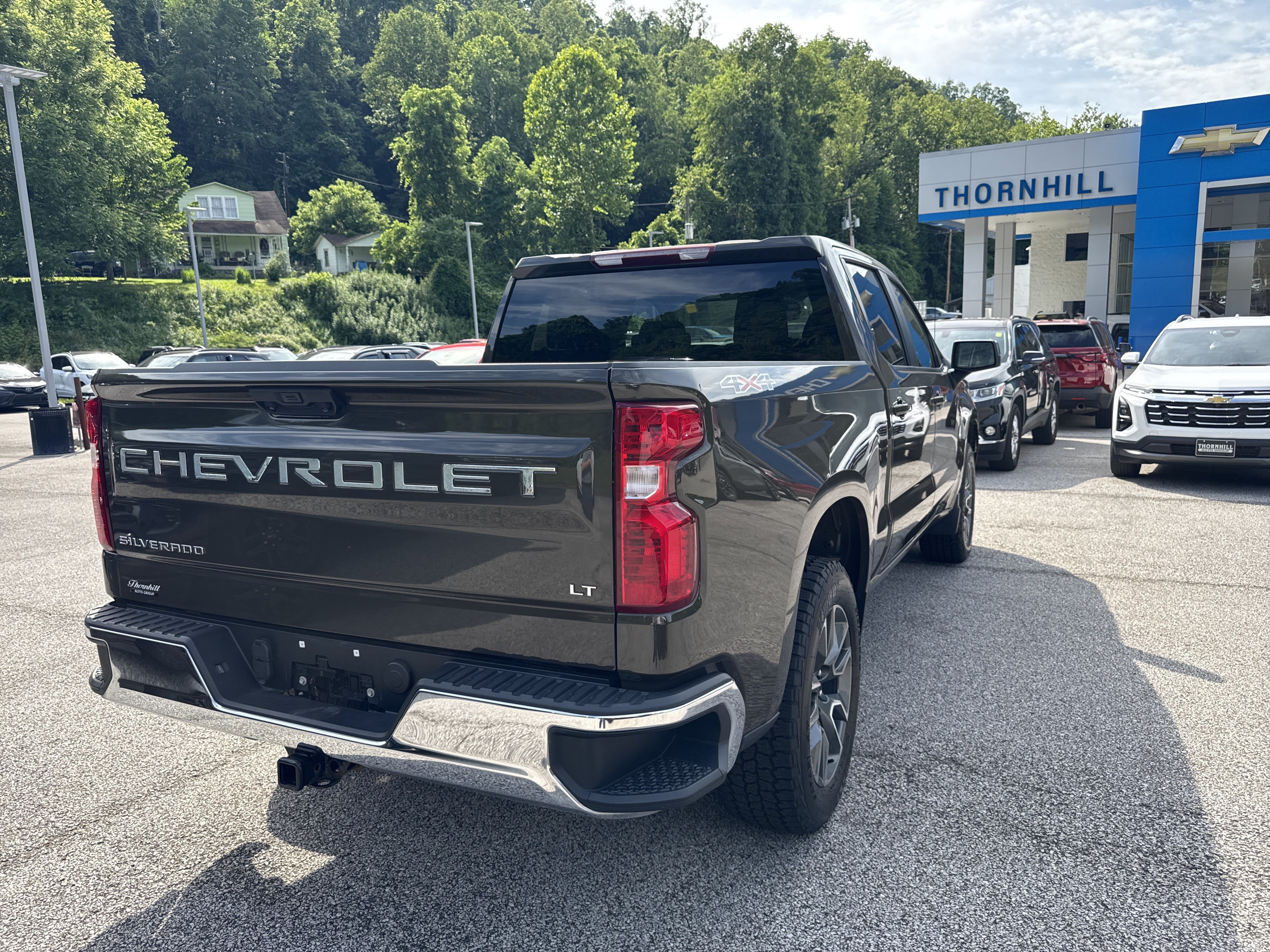 Used 2023 Chevrolet Silverado 1500 LT AWD/4WD image 6
