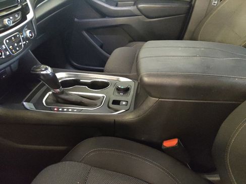Used 2018 Chevrolet Traverse LT FWD image 26