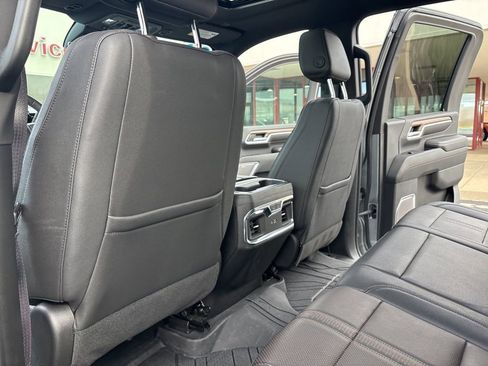 Used 2024 Chevrolet Silverado 3500 High Country w/ High Country Premium Package image 45