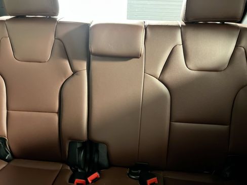 Certified 2024 Kia Telluride EX w/ EX Captain's Chair Package FWD image 26