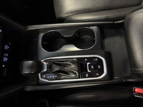 Used 2020 Hyundai Santa Fe Limited image 21