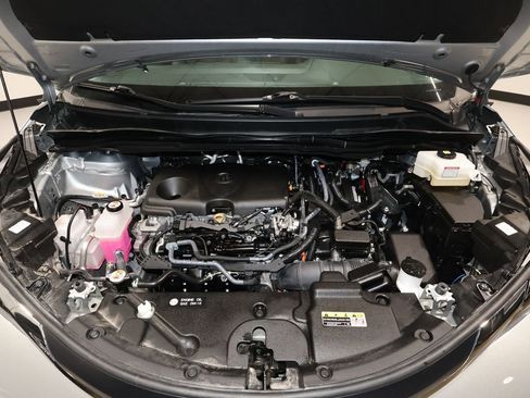 Used 2025 Toyota Sienna XLE image 29