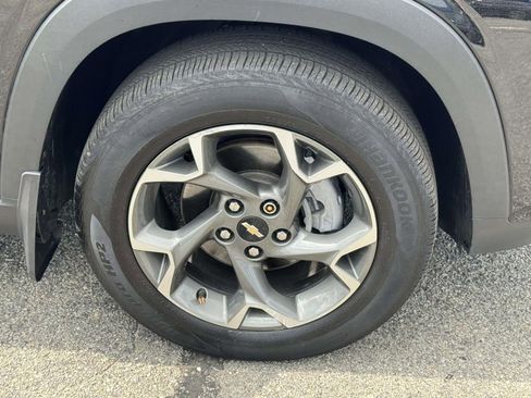 Used 2024 Chevrolet Trax LT FWD image 8