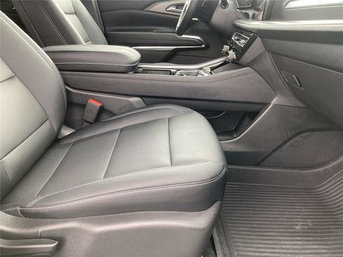 Used 2026 Chevrolet Traverse LT w/ Driver Confidence Package image 23