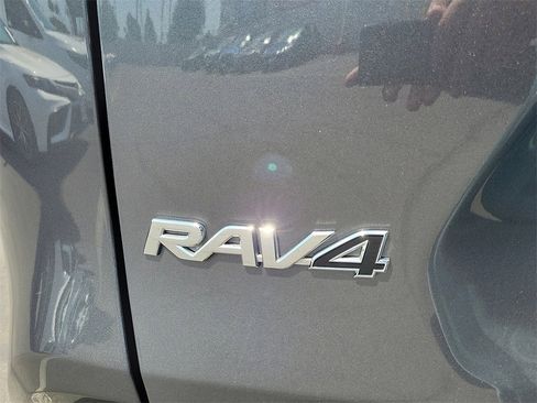 Used 2024 Toyota RAV4 XLE image 27