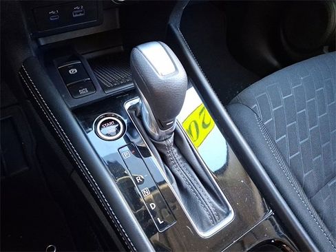 Used 2023 Nissan Kicks SV image 12