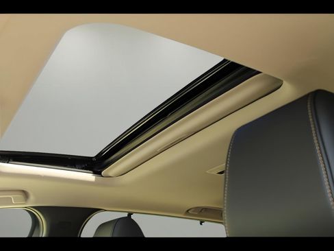 Used 2025 MAZDA CX-90 3.3 Turbo w/ Preferred Package image 17