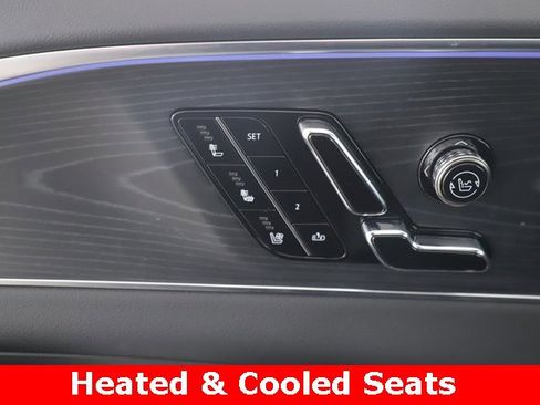 Used 2025 Cadillac Lyriq Luxury image 5