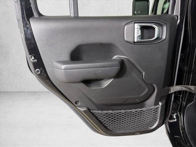 Used 2023 Jeep Gladiator Sport AWD/4WD image 21