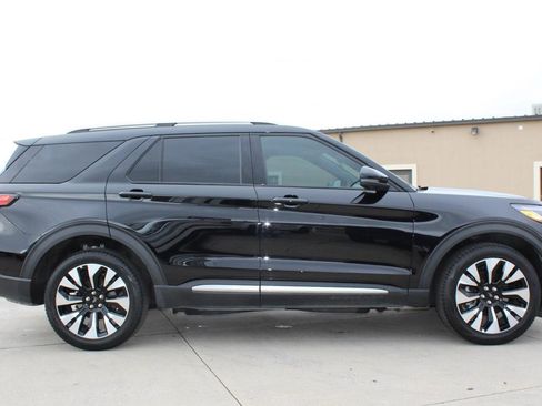Used 2025 Ford Explorer Platinum w/ LUX Leather Package AWD/4WD image 23