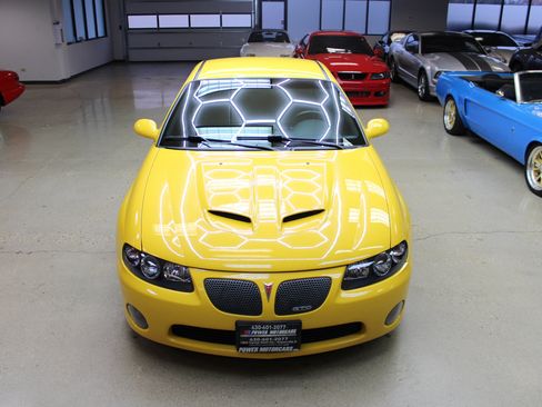 Used 2005 Pontiac GTO image 12