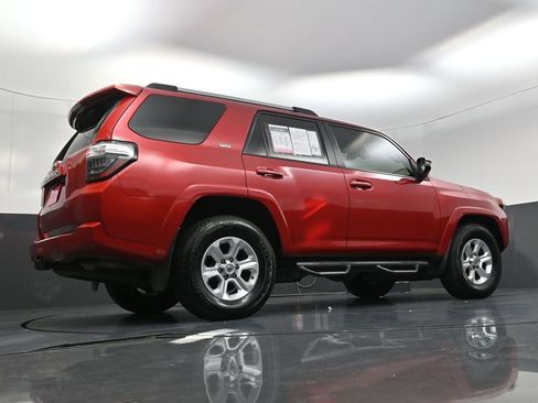 Used 2020 Toyota 4Runner SR5 Premium w/ Moonroof Package RWD image 12