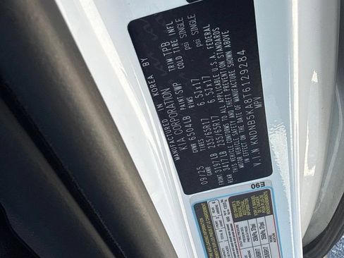 Used 2026 Kia Carnival LXS FWD image 19