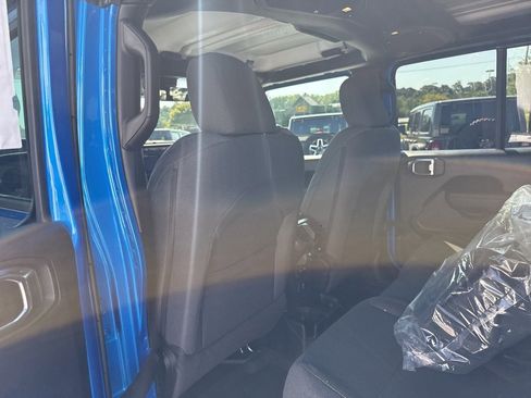 New 2025 Jeep Gladiator Willys image 20