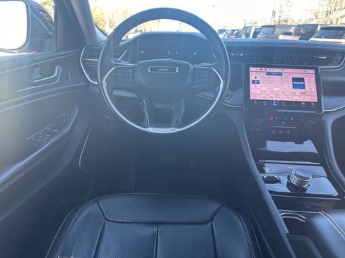 Used 2022 Jeep Grand Cherokee L Limited w/ Luxury Tech Group II image 18