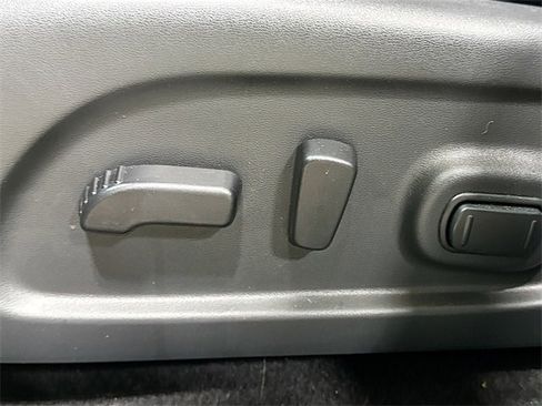 Used 2020 Nissan Pathfinder SL image 21