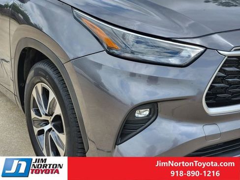 Used 2022 Toyota Highlander XLE image 9