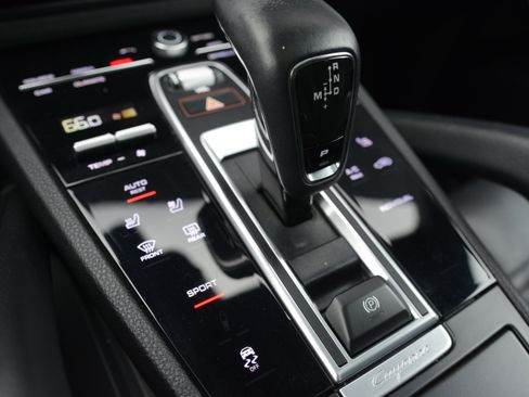 Certified 2023 Porsche Cayenne AWD/4WD image 25