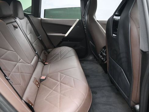 Used 2023 BMW iX xDrive50 w/ Premium Package image 32