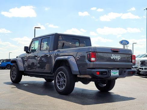 Used 2023 Jeep Gladiator Overland AWD/4WD image 6