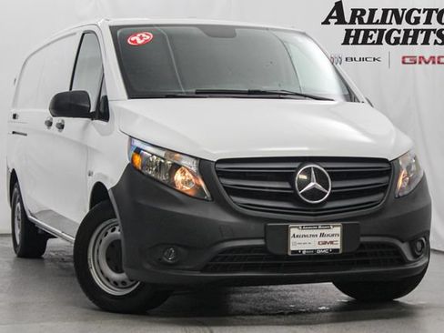 Used 2023 Mercedes-Benz Metris image 1