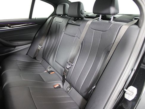 Used 2023 BMW 530e w/ M Sport Package image 33