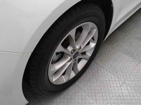 Used 2020 Ford Fusion SE FWD image 31