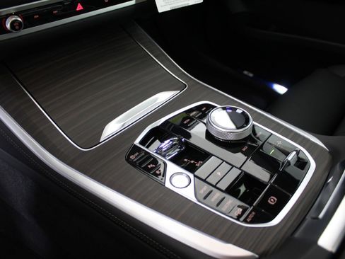 New 2026 BMW X5 xDrive50e image 17