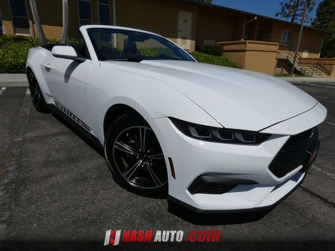 Used 2024 Ford Mustang Convertible RWD image 6