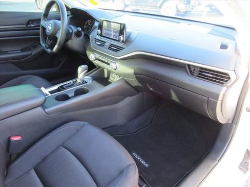 Used 2024 Nissan Altima 2.5 S image 11