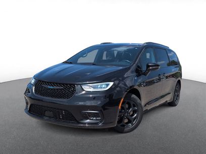 Used 2021 Chrysler Pacifica Limited w/ S Appearance Package