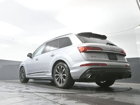 Used 2021 Audi SQ7 Premium Plus w/ Executive Package image 31