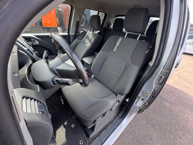 Used 2018 Nissan Frontier PRO-4X AWD/4WD image 9