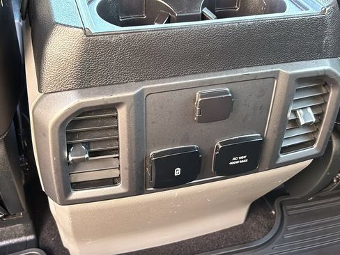 Used 2019 Ford F150 XLT w/ Equipment Group 302A Luxury AWD/4WD image 9