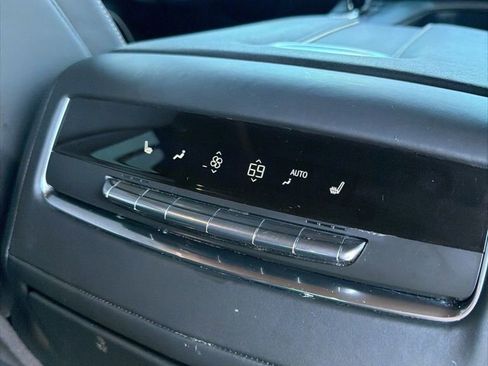Used 2024 Cadillac Escalade Sport Platinum w/ LPO, ONYX Package AWD/4WD image 16