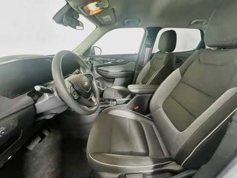 Used 2025 Chevrolet TrailBlazer LT AWD/4WD image 13