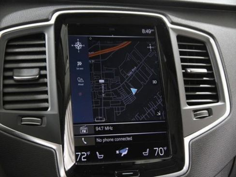 Used 2022 Volvo XC90 T6 Momentum w/ Climate Package image 12