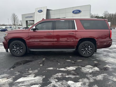 Used 2017 Chevrolet Suburban Premier image 2