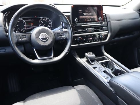 Used 2024 Nissan Pathfinder SV FWD image 4