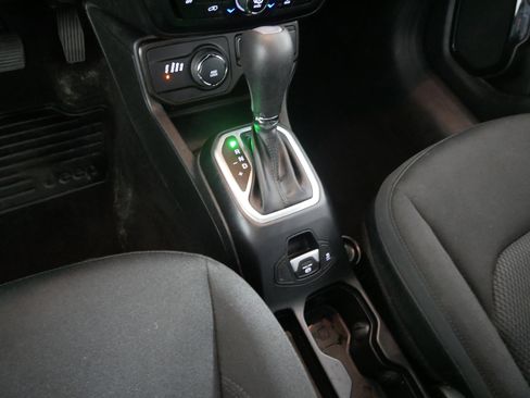 Used 2019 Jeep Renegade Altitude w/ Quick Order Package 2XM image 24