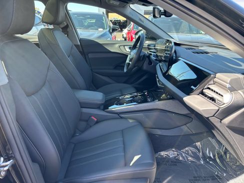 Used 2025 Audi A5 2.0T Premium Plus w/ Premium Plus AWD/4WD image 17