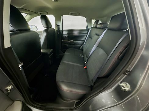 Used 2025 Mitsubishi Outlander Sport SE image 28