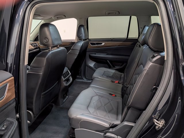 Used 2024 Volkswagen Atlas SE AWD/4WD image 26