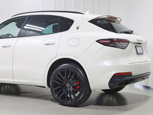 Used 2022 Maserati Levante GT image 11
