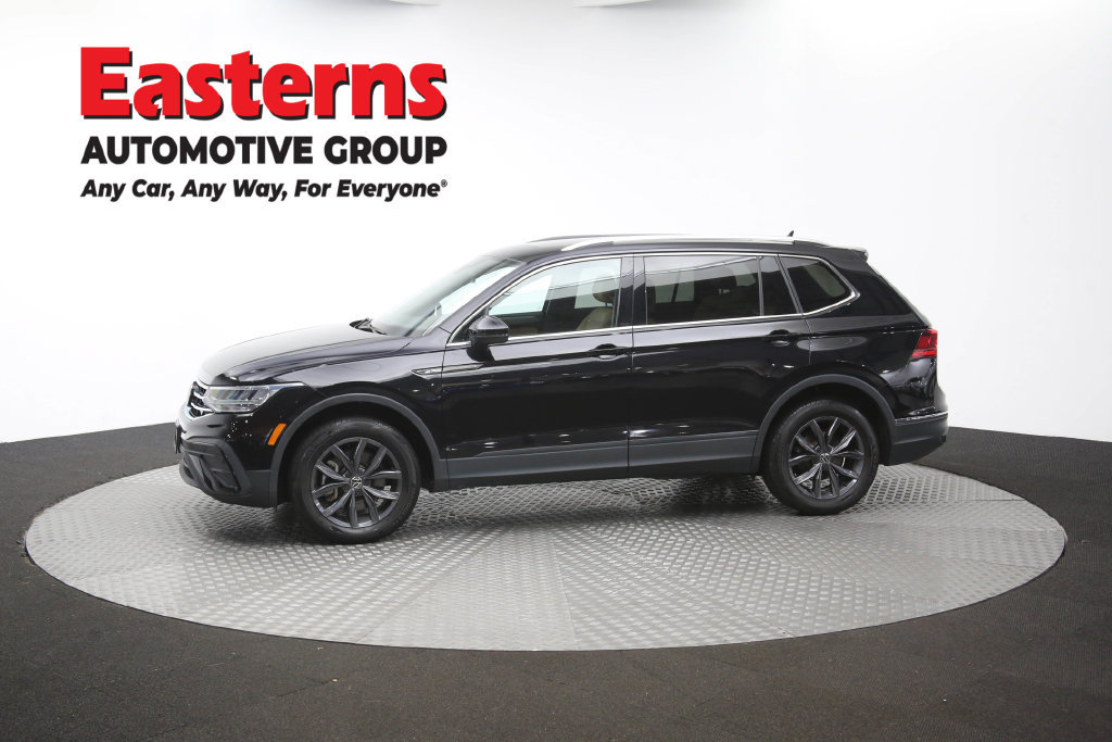 Used 2023 Volkswagen Tiguan SE AWD/4WD image 60