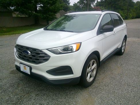 Used 2020 Ford Edge SE FWD image 1