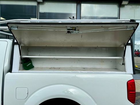 Used 2017 Nissan Frontier S image 9