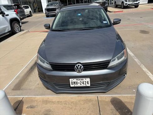 Used 2012 Volkswagen Jetta SE FWD image 3