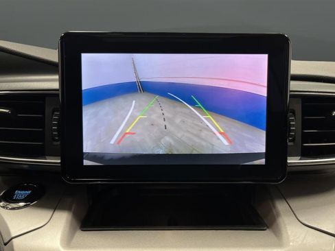 Used 2023 Ford Explorer XLT image 11